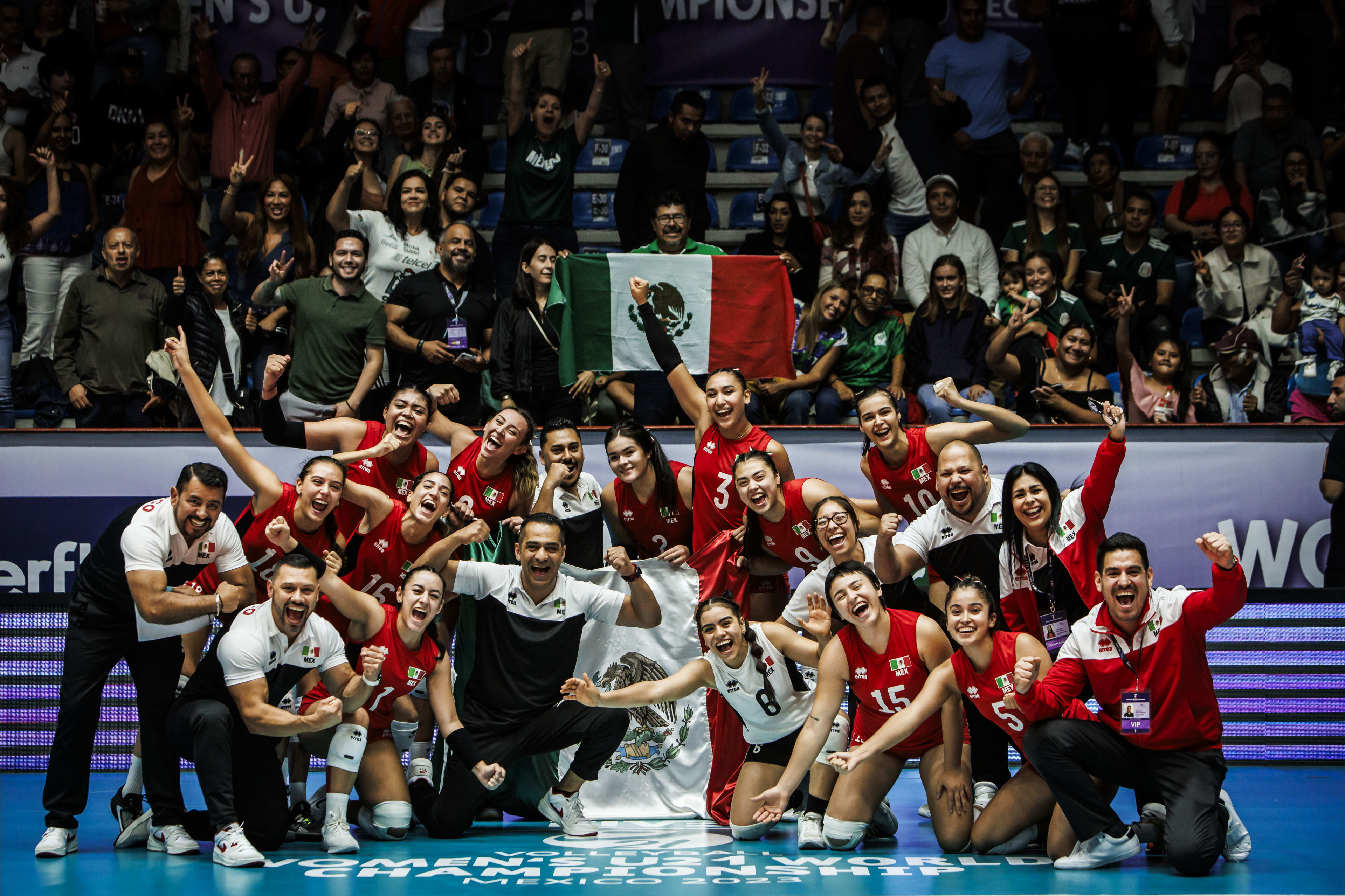 Jugadoras de voleibol de Borregos Puebla sacan la casta por México