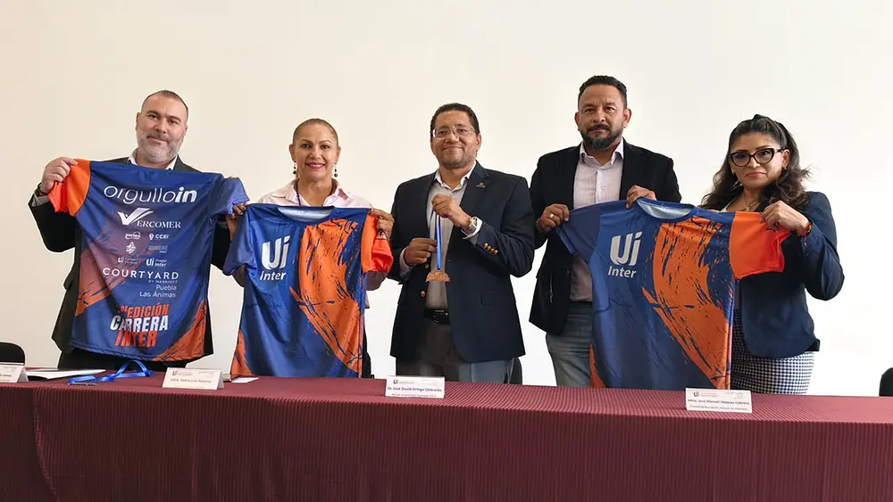 Presentan playera y medalla de la Carrera Interamericana 2026