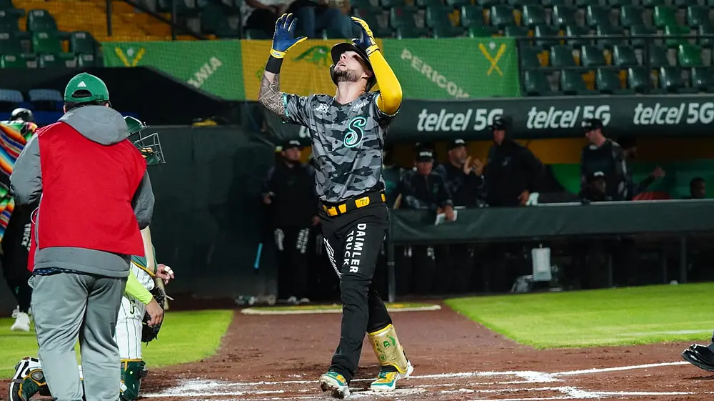 Cuadrangulares de Danny Ortiz frenan a los Pericos