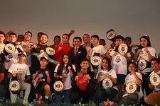 Motiva “Finito” López a jóvenes poblanos con experiencias de vida