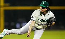 Pericos de Puebla corta a César Vargas
