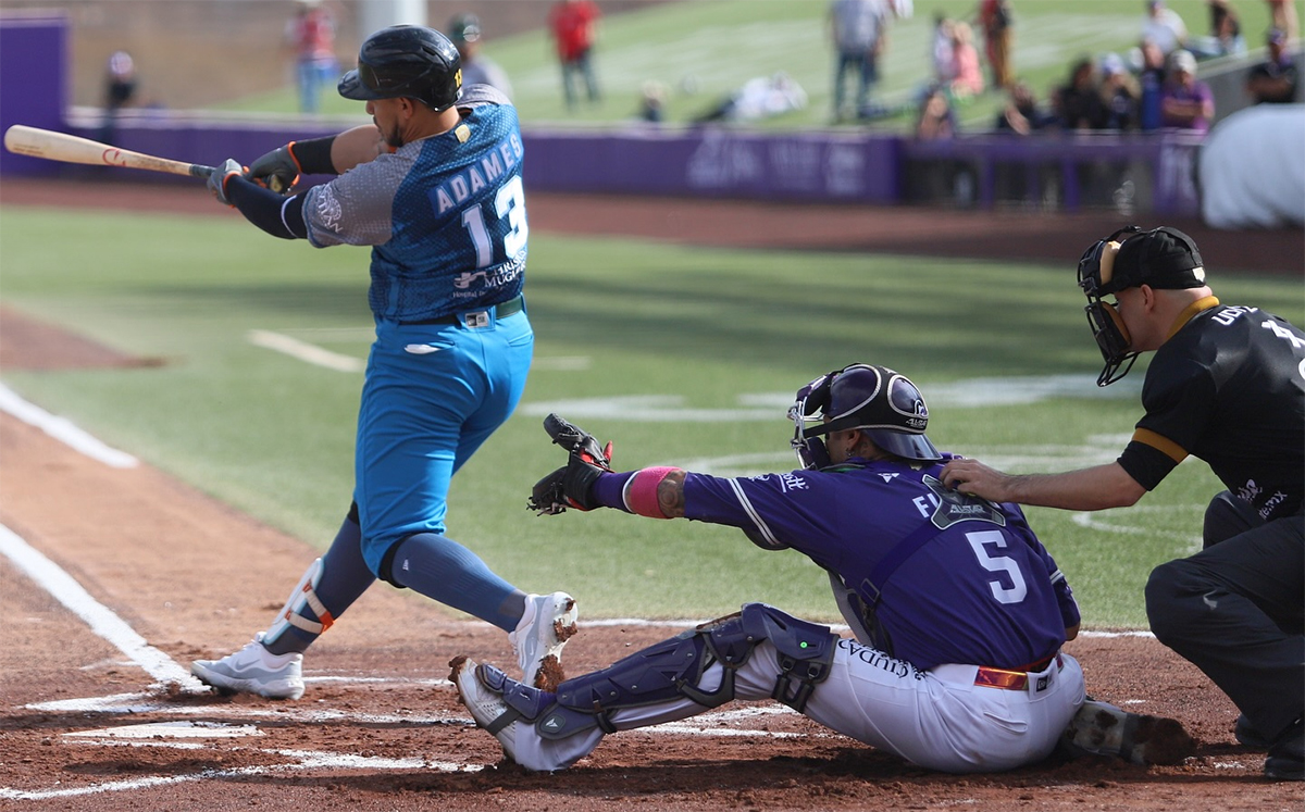 Pericos saca la escoba en Querétaro