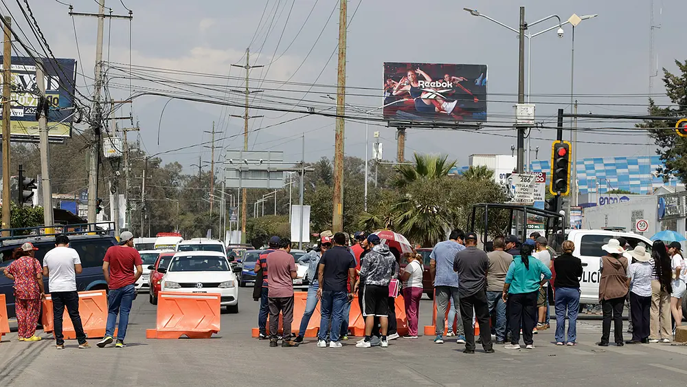 Paseo de Campeones causa descontento a vecinos de Calzada Zaragoza