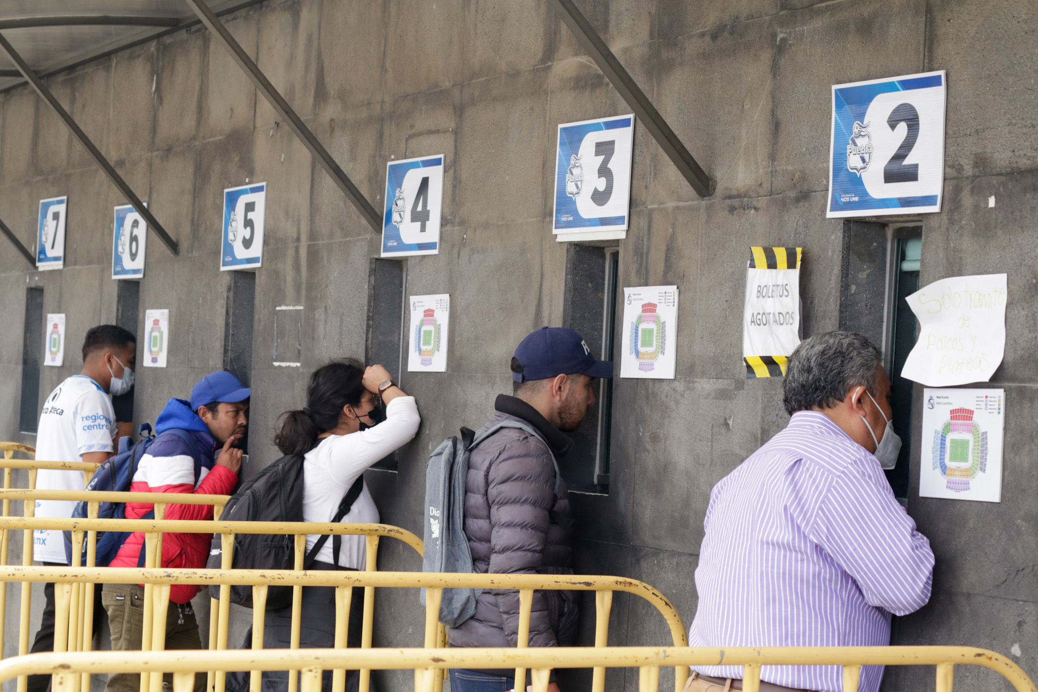 Aficionados se quedan ‘en el aire’ tras agotarse boletos en el Cuauhtémoc