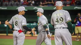 Desplumada inaugural a Pericos en Veracruz