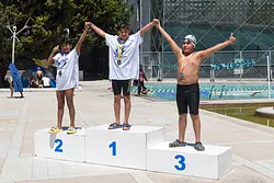 Nadadores BUAP se coronan campeones en la Copa Lobos 2025