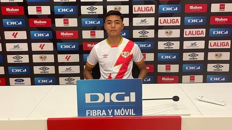 Iván Vargas Nava, el joven futbolista poblano que sorprendió al Rayo Vallecano