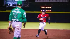 Pericos de Puebla pierde serie en Campeche; se aleja del subliderato