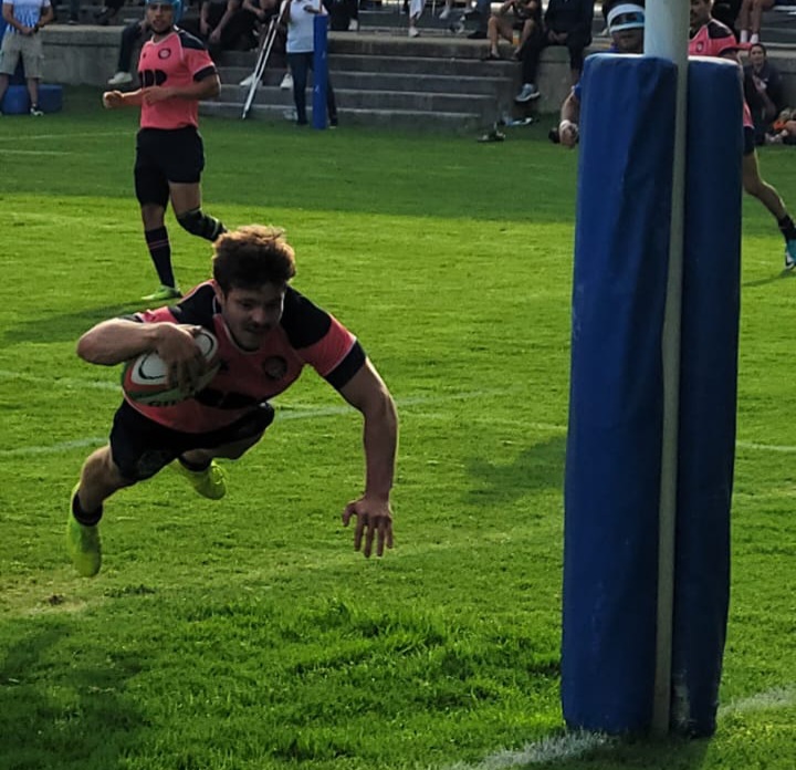 Toda una fiesta resultó el nacional de rugby 7’s de la Federación Mexicana, disputado este sábado en el Tecnológico de Monterrey campus Puebla.  La actividad comenzó con el anfitrión ganando con facilidad por 43 – 0 a Legión de Cuervos, lo que le valió a los Borregos para alcanzar las semifinales a pesar de caer en su segundo encuentro de la jornada por 26 a 14 ante los Lobos de Guadalajara.  El resto de los resultados de la primera fase en la rama varonil, fueron los siguientes: Pumas 21 – 14 Roosters; Lobos 34 – 0 Legión de Cuervos; Roosters 26 – 0 Espartanos; Pumas 24 – 0 Espartanos  De esta forma quedó echada la suerte y definido el cruce de las semifinales que se disputaron con dos tremendos choques: Lobos vs. Roosters y Pumas vs. Borregos.  En la semifinal 1, los Lobos de Guadalajara vencieron por 33 a 5 a los Roosters, mientras que en la semifinal 2, el Tec Puebla sucumbió ante los Pumas por 24 a 5.  Por su parte, Legión de Cuervos y Espartanos de Colima se enfrentaron en el partido por el 5° y 6° puesto, con victoria para la Legión de Cuervos por 21 a 0.  En el encuentro por el tercer lugar los Borregos del Tecnológico de Monterrey campus Puebla perdieron ante los Roosters de Querétaro por 12 a 7, quedándose con el cuarto lugar nacional en rugby 7’s de la Federación Mexicana.  Mientras que en la gran final, los Pumas de la UNAM se llevaron la victoria por 21 a 14, proclamándose campeones 2022 del rugby 7’s en la Federación Mexicana.  En la rama femenil, los resultados fueron los siguientes: Pumas 41 – 0 Lobos BUAP; Legión de Cuervos 15 – 12 Lobos Guadalajara; Legión de Cuervos 10 – 12 Cumiyais; Lobos 27 – 7 Lobos BUAP; Pumas 27 – 5 Cumiyais; Legión de Cuervos 19 – 5 Lobos BUAP; Cumiyais 42 - 0 Lobos BUAP; Lobos Guadalajara 0 – 34 Pumas; Lobos 19 – Cumiyais 24; Legión de Cuervos 17 – Pumas 34  Con estos resultados, la clasificación femenil tuvo en el pódium a Pumas, Cumiyais y Legión de Cuervos, en primero, segundo y tercer lugar, respectivamente.