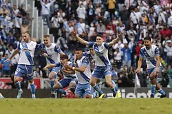 Vencen dramáticamente a Chivas; amarran quinta Liguilla