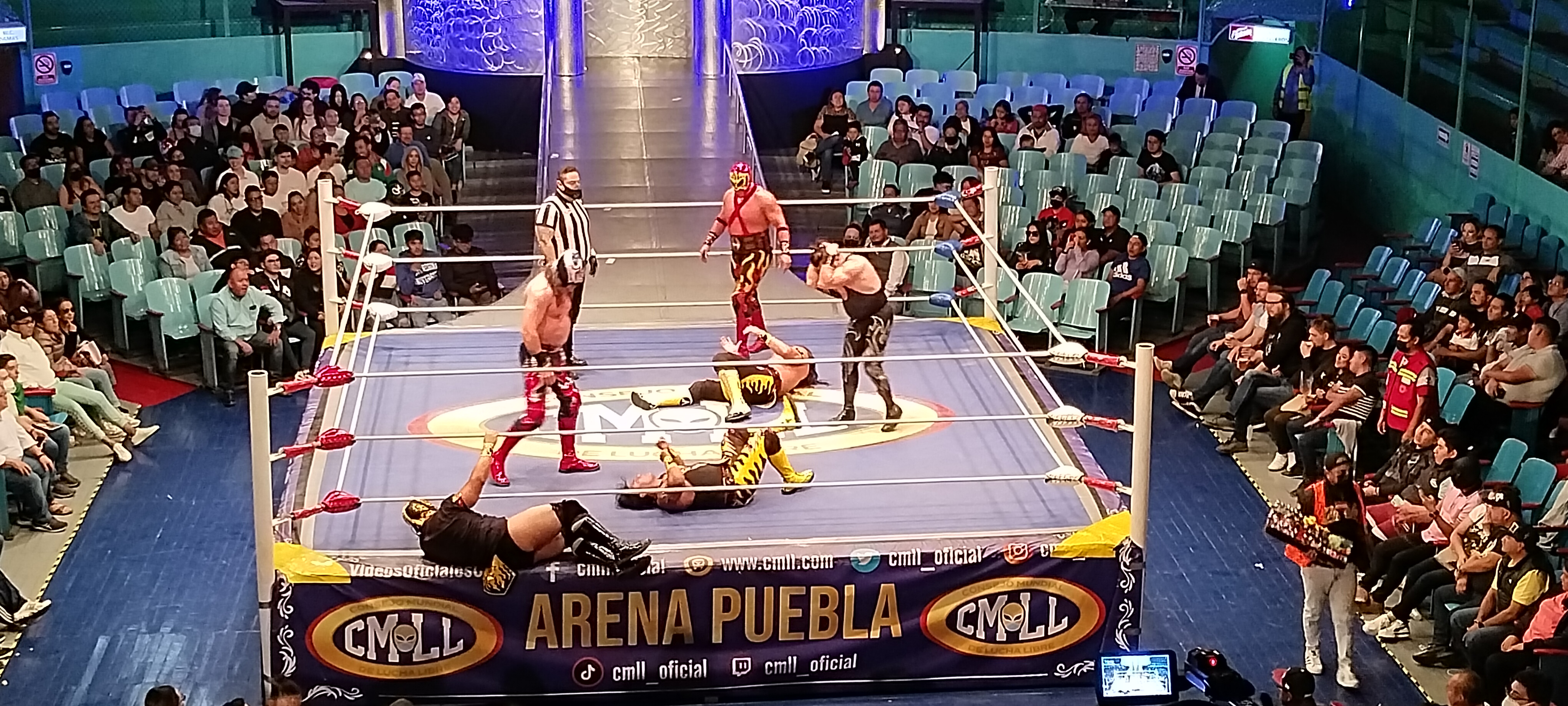 Los rudos pintan la noche en la Arena Puebla