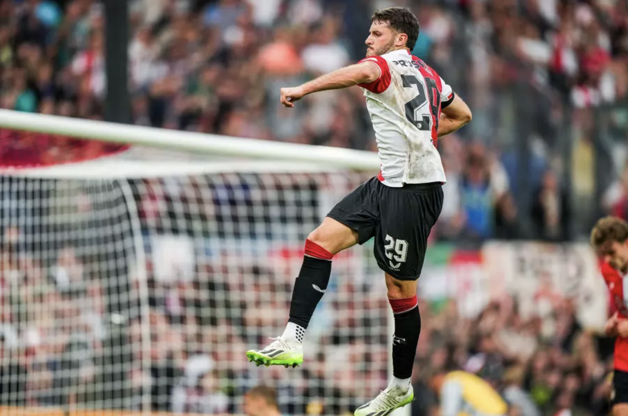 “Santi” Giménez sigue imparable: anota en victoria del Feyenoord