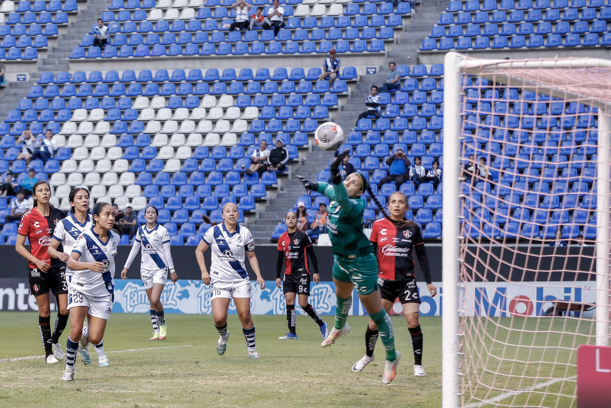 Puebla Femenil acaba con mala racha y empata sin goles frente al Atlas