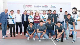 Club Puebla sorprende con visita a Casa del Adolescente DIF