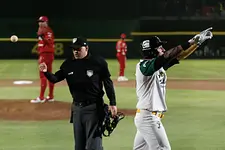 ¡Maldad! Diablos Rojos abollan corona de los Pericos de Puebla