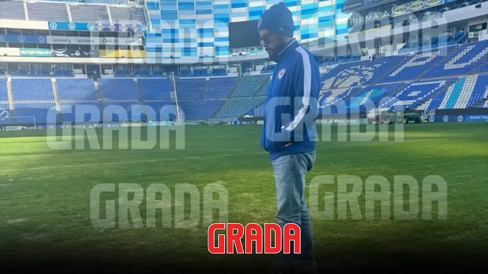 Agrónomo de Cruz Azul entra al rescate del césped del Estadio Cuauhtémoc