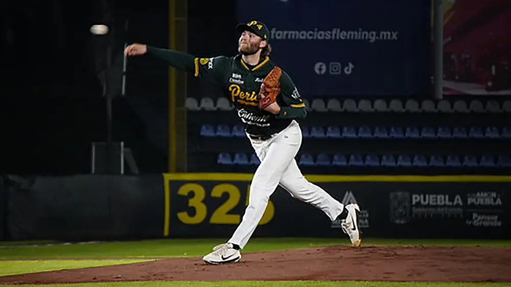 Bourassa se estrena con blanqueada; Pericos amarran serie ante Saltillo