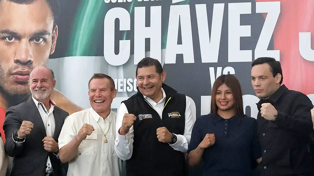 Anuncian pelea de Julio César Chávez Jr. en Puebla