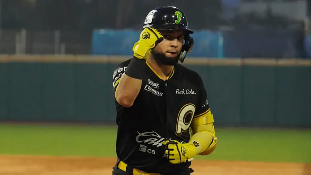 Pericos evitan barrida en Veracruz para sostener el liderato